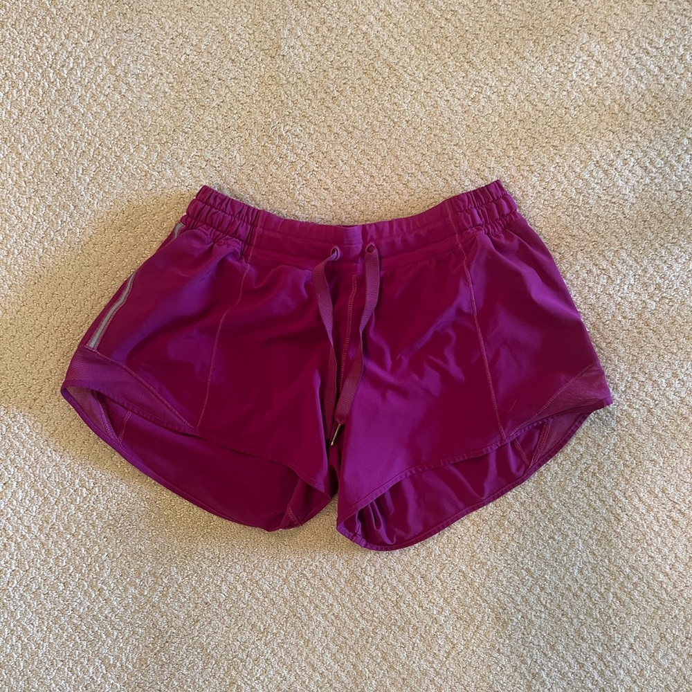 Lululemon hotty hot shorts 4” size 6